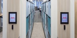 Csomagok és levelek kézbesítése